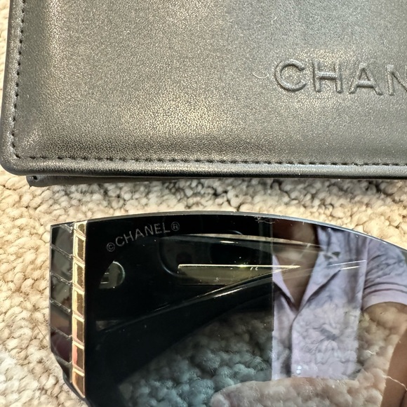 Chanel sunglasses - Picture 2 of 9